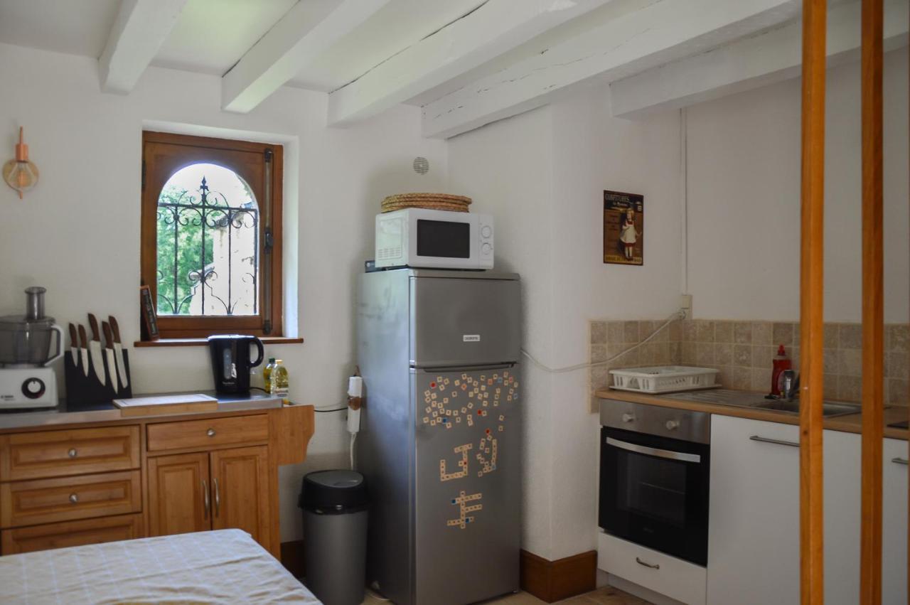 Chambre D'Hote De Charme Dans Maison Independante Preaux  Eksteriør billede